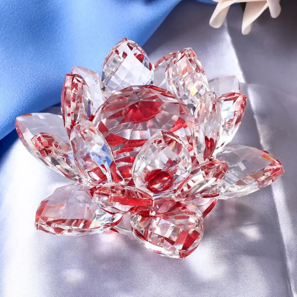 ornements lotus verre transparent rouge rose violet jaune facettes brillantes décoration zen moderne