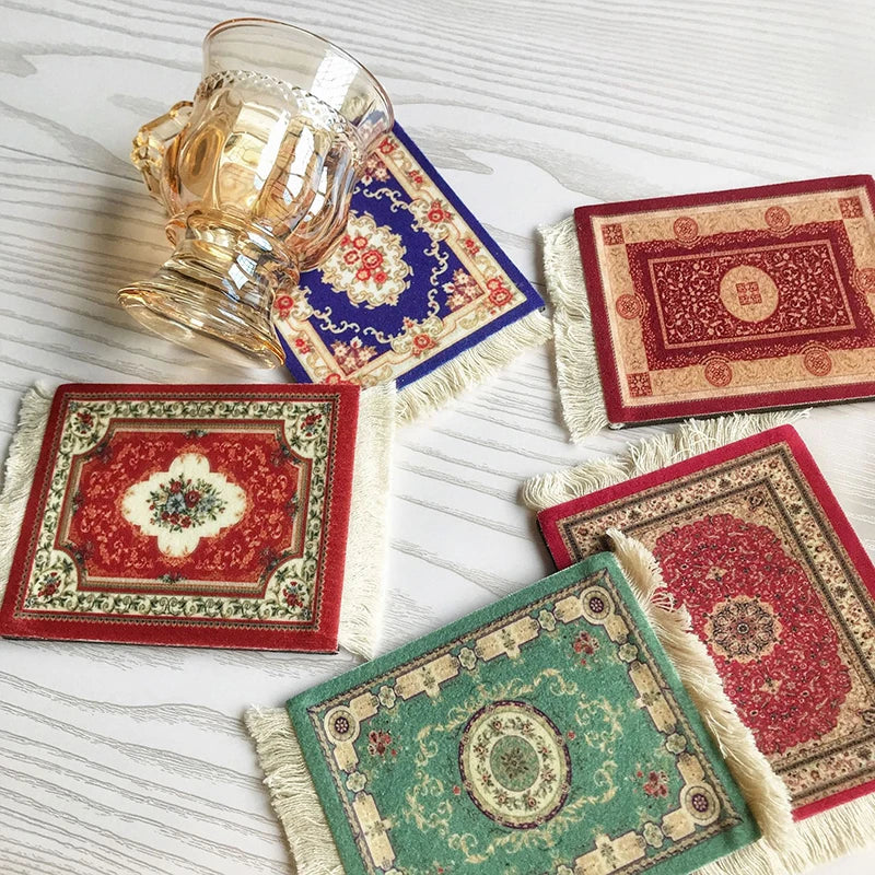 serviettes table servantes motifs géométriques floraux tissu épais rouge vert bleu beige traditionnel
