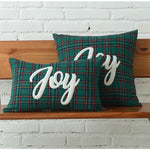 coussins brodés motif tartan vert rouge hoho joy noël decoration intérieure vintage moderne