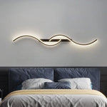 Détail de l'applique murale LED avec éclairage doux et ambiance chaleureuse