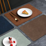 tapis table moderne simili cuir marron bleu marine gris vert pastel adhésif maison assiettes