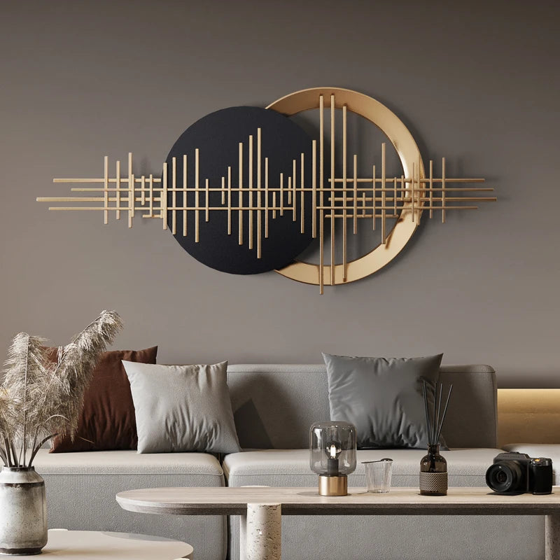 Pendentif mural luxueux vert clair sur fond de mur beige
