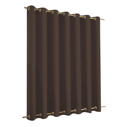 Rideau marron avec œillets dorés, idéal pour une décoration intérieure élégante et moderne. Parfait pour les salons, chambres ou bureaux, il offre une solution pratique pour gérer la luminosité tout en apportant une touche esthétique raffinée à votre espace.