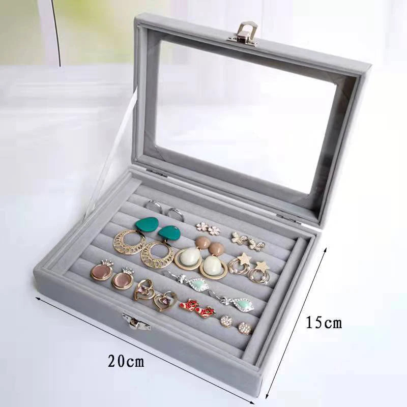 boîte bijoux velours gris blanc bleu contemporaine boutons fermeture bague boucle d'oreille collier