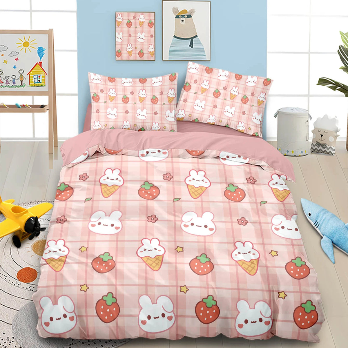 ensemble literie enfantin motif lapins fraises coeurs rose bleu hello so cute carotte