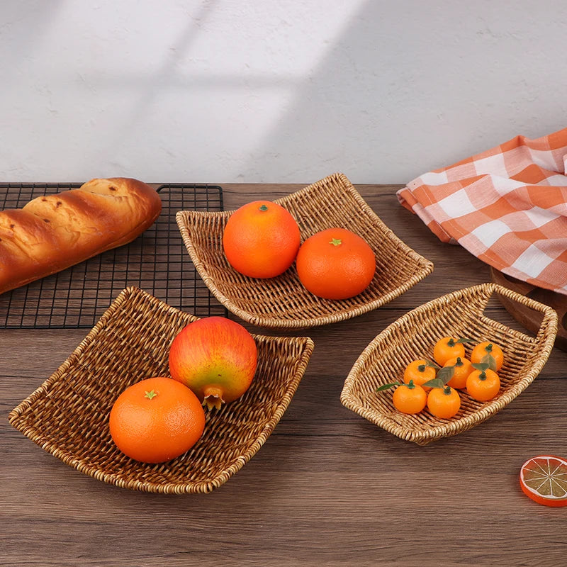 paniers rotin marron clair tissage fin traditionnels poignées intégrées utilisation multiple réutilisable