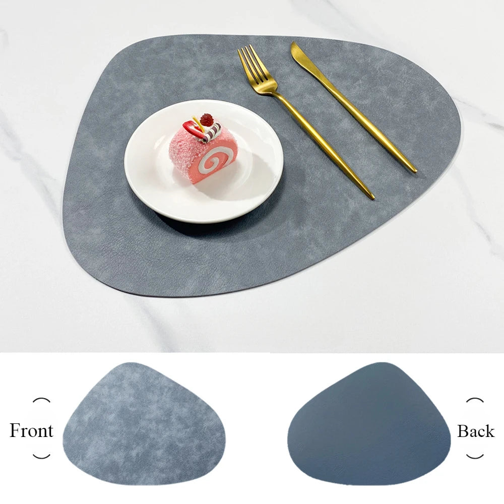 tapis table moderne marron gris vert texture cuir adhésif assiettes fourchettes couteaux