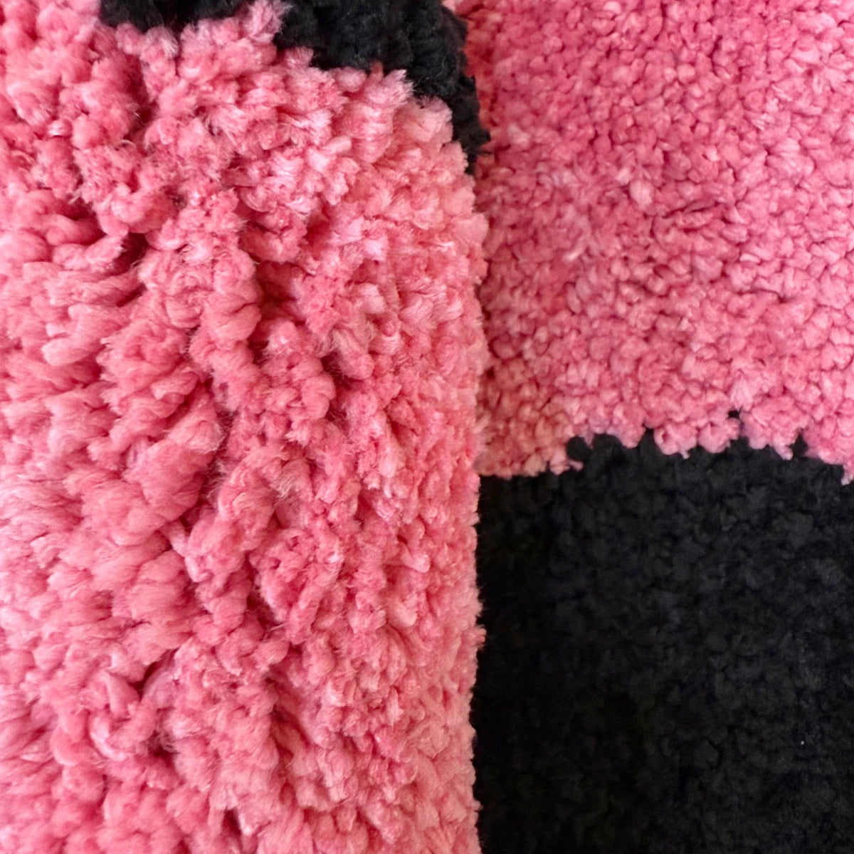 tapis rose crâne noir flocage antidérapant polyester moderne graphique chambre salon