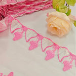 dentelle rose vif blanc orange motifs coeurs feuilles semi transparent