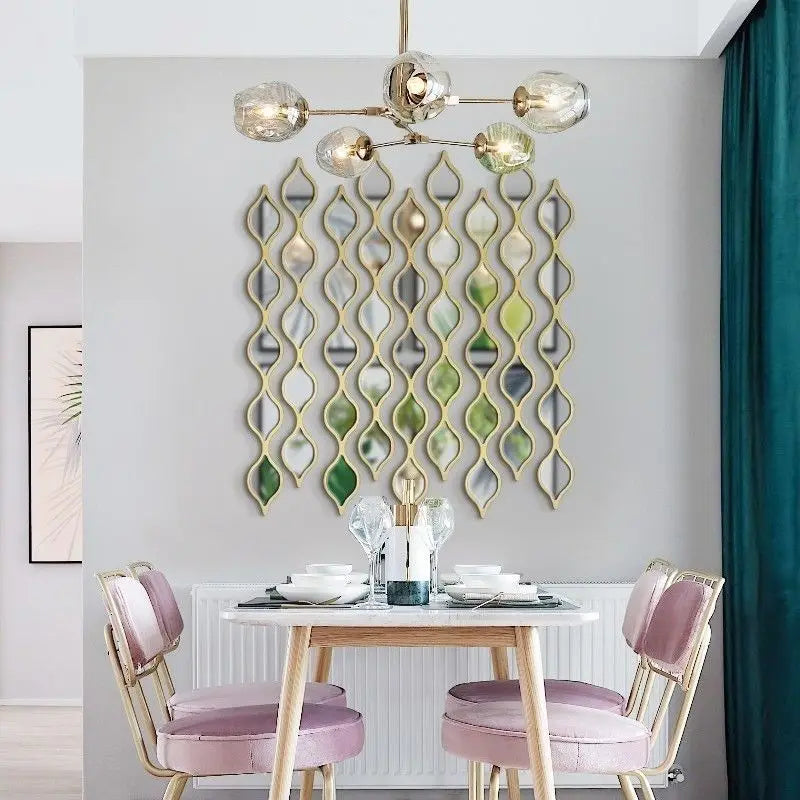 miroirs modernes dorés blancs ovales ondulés élégants décoration muriale chambre coucher