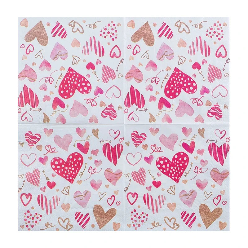 serviettes papier décoratives coeurs motifs romantiques blanc rouge rose doré