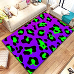 Tapis leopard dans une salle de bain avec décoration safari