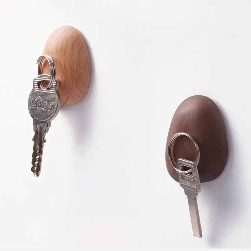 porte clés magnétique bois naturel clair clés métalliques pièces monnaie élastiques clips papier moderne