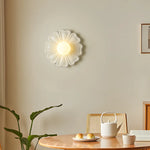 Détail de la lampe fleur LED avec abat-jour en fer