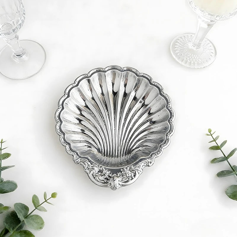 plateau forme coquillage argenté rayures verticales classique baroque deco dessert bijoux durable acier inoxydable