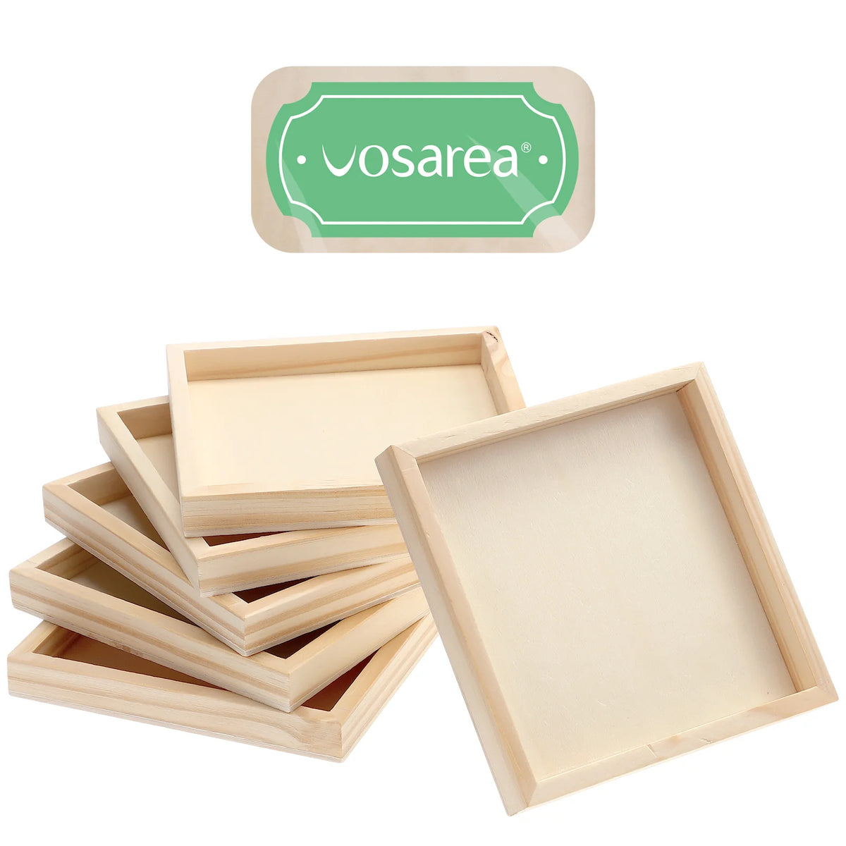 Plateaux en bois hexagonaux utilisés pour ranger des jouets et blocs colorés