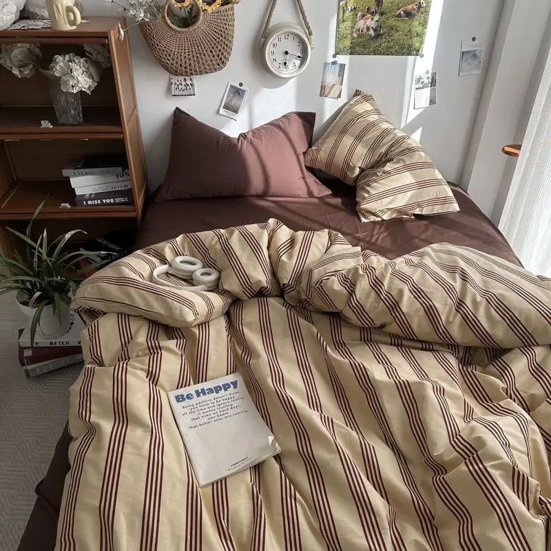ensemble literie moderne beige marron rayures carreaux confortable housses taies oreillers couverture