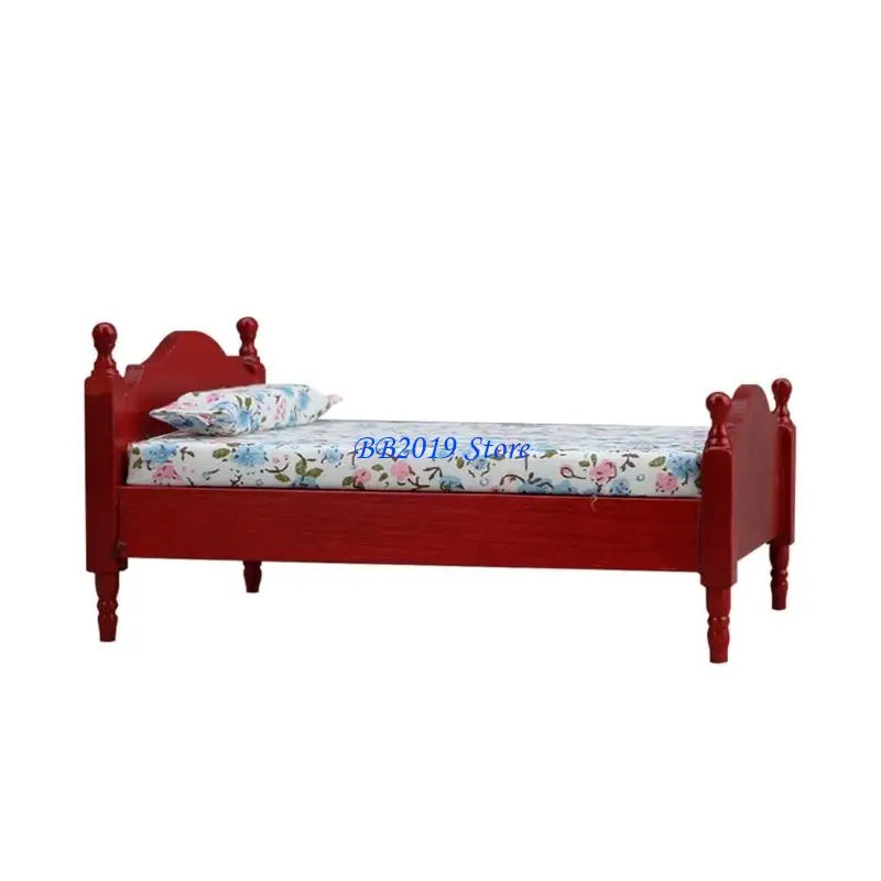 lit miniature maison poupée marron blanc rouge motifs floraux linge lit tête lit décorative