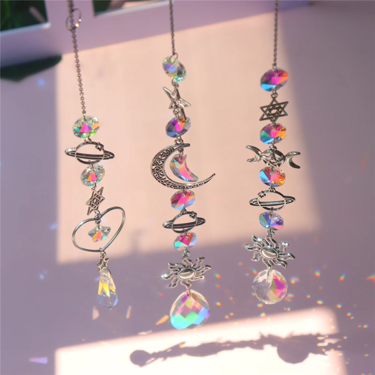 guirlande décorative cristaux célestes soleil lune étoile arc ciel chaîne métallique boho
