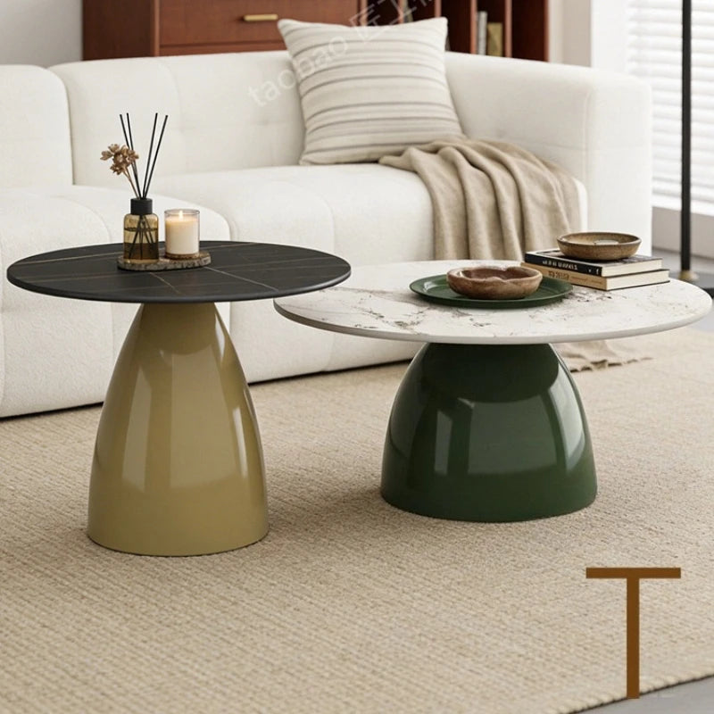 tables basses modernes minimalistes marbre noir blanc motifs argentées marron vert olive salon