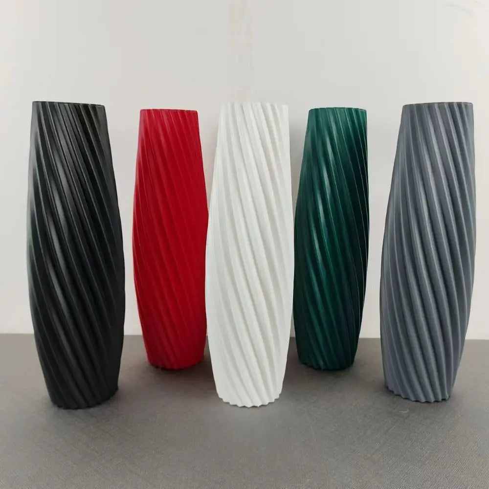 vases modernes plastique rayures diagonales blanc noir rouge vert gris