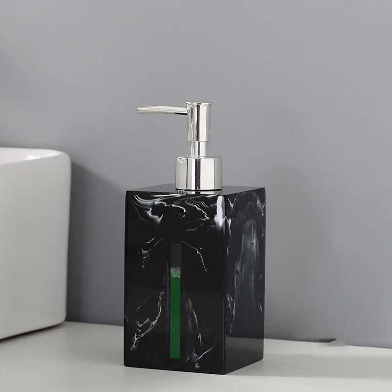 distributeur savon liquide céramique marbre blanc noir vert moderne salle bain parfum fleurs séchées
