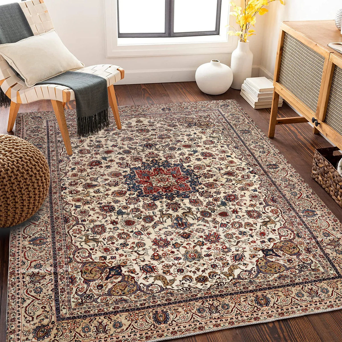 tapis salon classique motif floral traditionnel rouge bleu beige intérieur décoration maison ancien