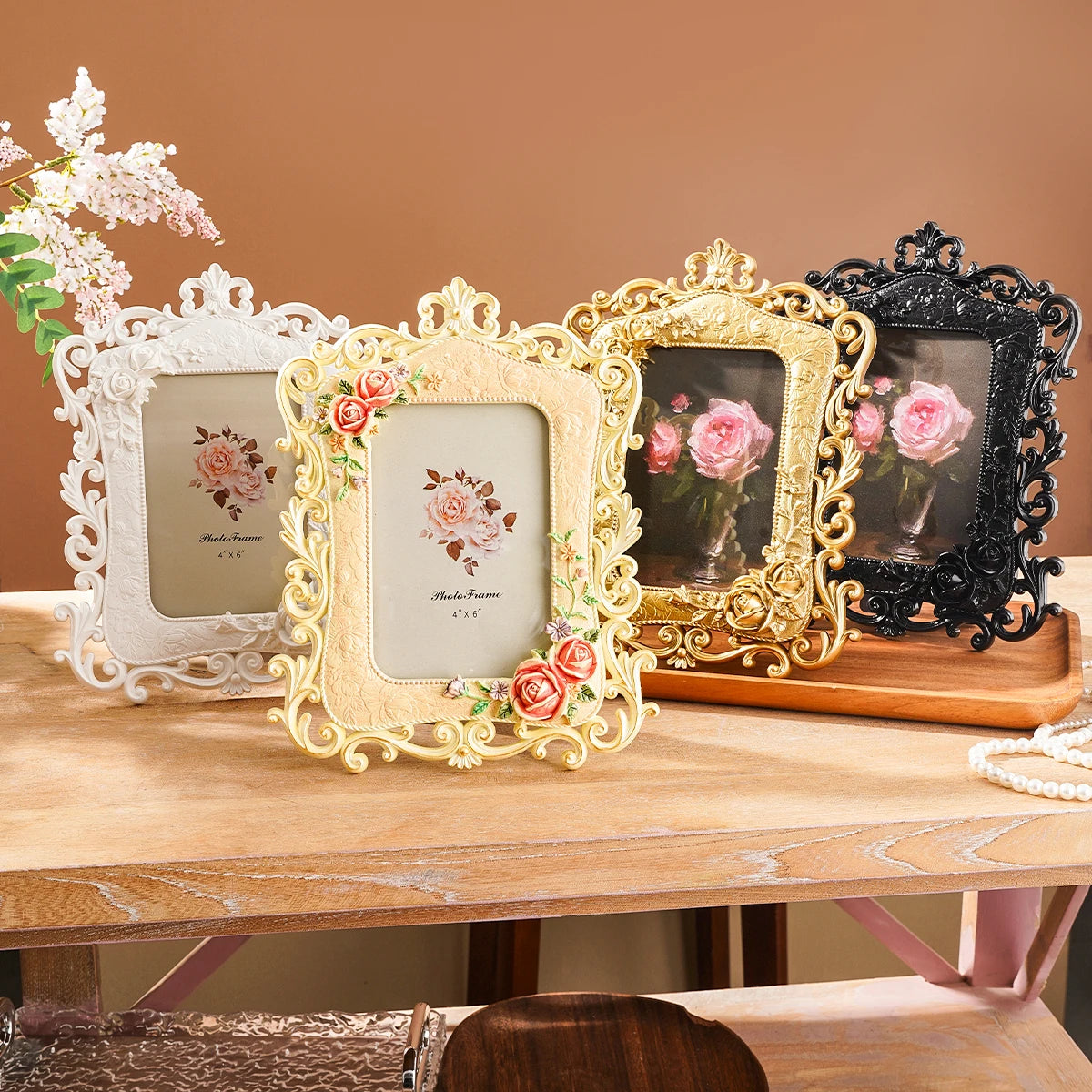 cadre photo résine ornements floraux roses relief blanc doré moderne baroque