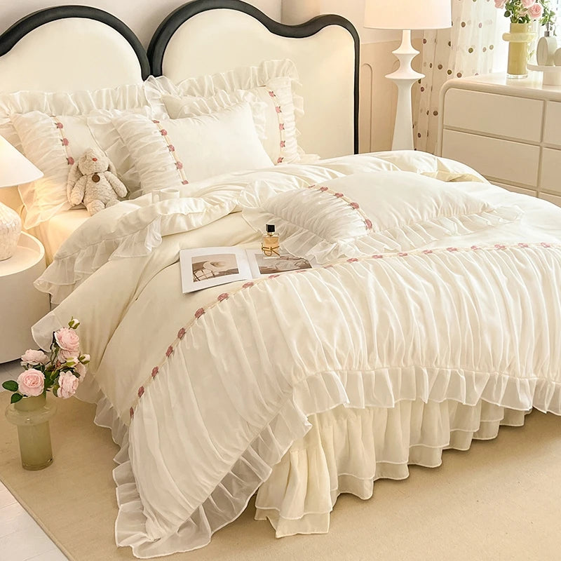 ensemble literie blanc broderie fleurs roses classique romantique 150x200cm 168x229cm 180x210cm 229x240cm 260x240cm