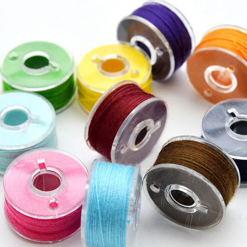 rangements bobines fil coudre boîte acrylique moderne accessoire couture organisation bricolage palette couleurs