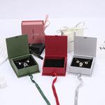 colliers bracelets bijoux velours noir classique vert rouge blanc porte bijoux organizer emballage