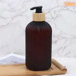 flacons savon liquide noir blanc rayures verticales moderne minimaliste pompe pression bouchons bois 500ml