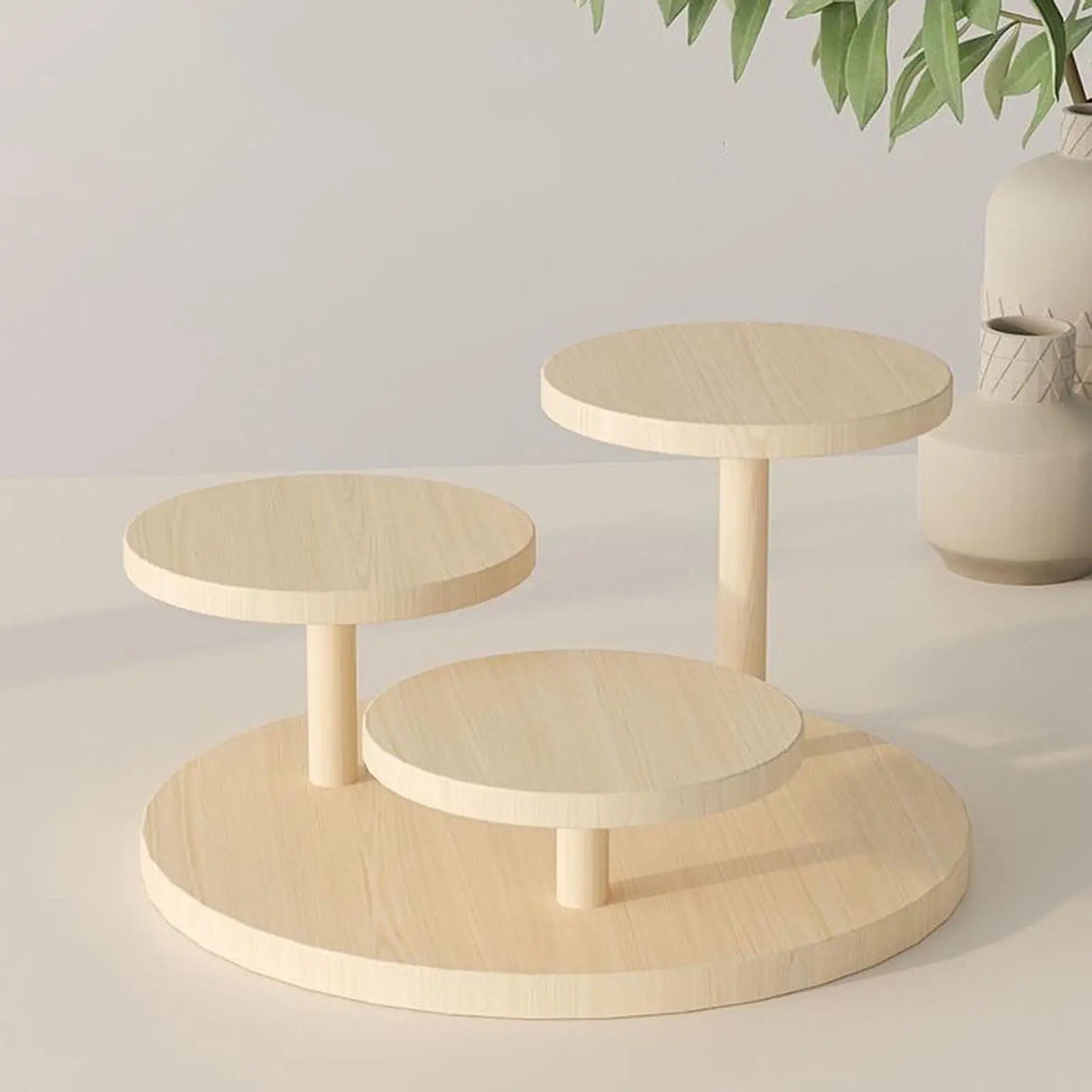 Étagère échelle en bois massif vert foncé avec des figurines et plantes décoratives