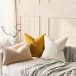 coussin decoratif moderne minimaliste 45x45cm texture striee couleur beige jaune blanc cassé