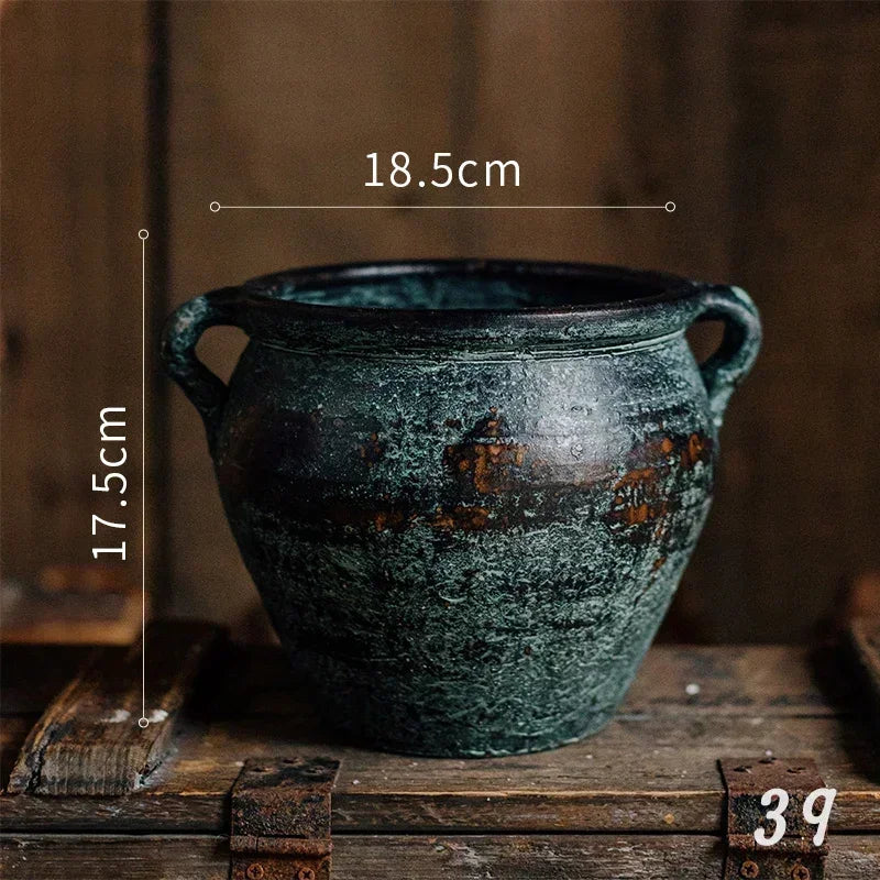 pots céramique vintage gris bleu texture usée rustique plantes balcon