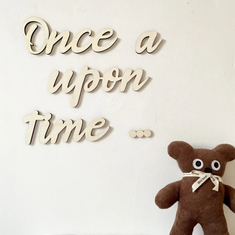 lettres decoratives bois calligraphiques peluche singe fleurs deco murale naturelleOpaque