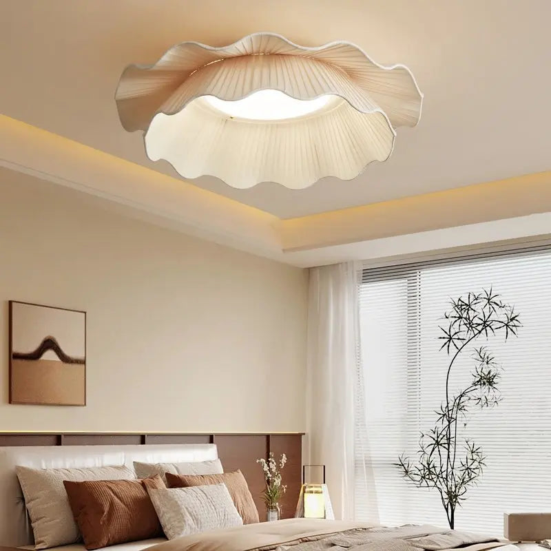 suspension lumineuse moderne plissée semi translucide beige clair élégante minimaliste chambre salon restaurant