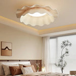 suspension lumineuse moderne plissée semi translucide beige clair élégante minimaliste chambre salon restaurant