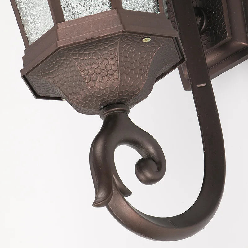 lampe murale extérieure classique marron foncé texture martelée verre opaque vintage éclairage balcon cour
