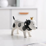 statue chien décoration moderne blanche motifs géométriques collier clous couronne dorée chambre salon