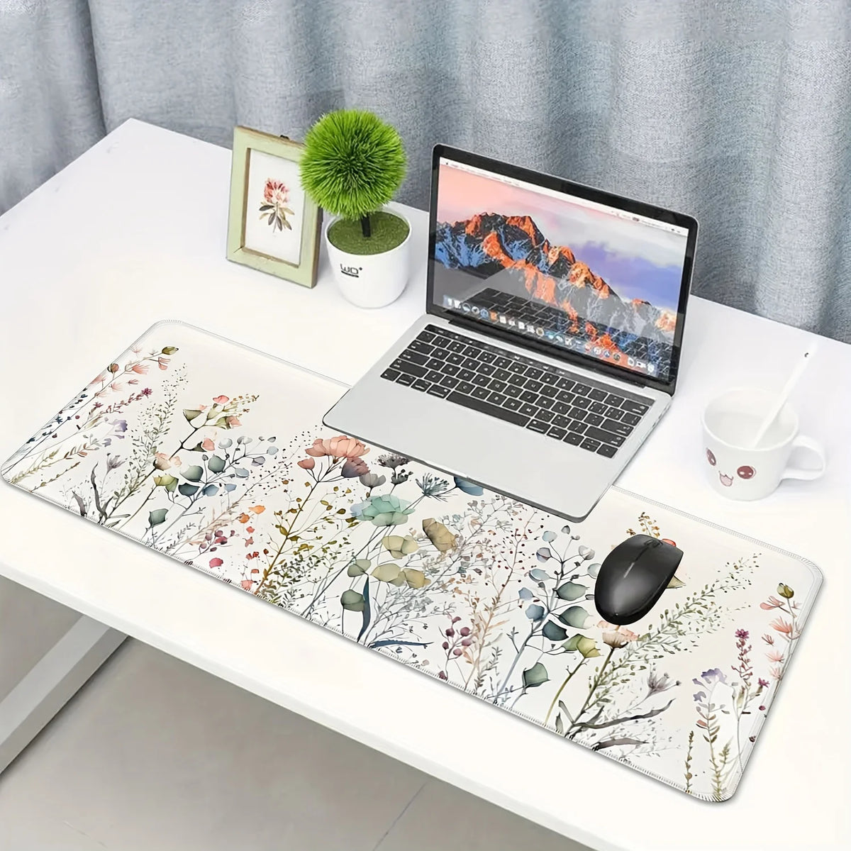 tapis souris moderne floral fleurs colorées fond beige clair dimension 90x40cm 80x40cm 60x30cm