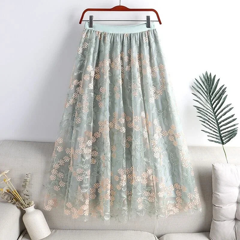 jupe vert clair broderie florale élégante romantique translucide décontractée femme mi mollet