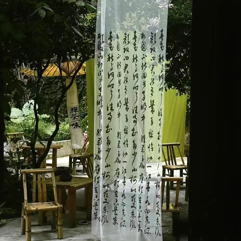 rideau transparent calligraphie noire moderne fenetre plissé polyester blanc minimaliste decoration interieur