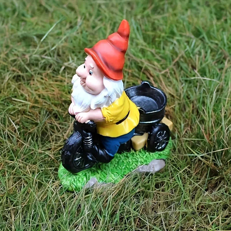 décoration jardin gnome moto rouge veste jaune pantalon bleu barbe blanche fleurs jaunes
