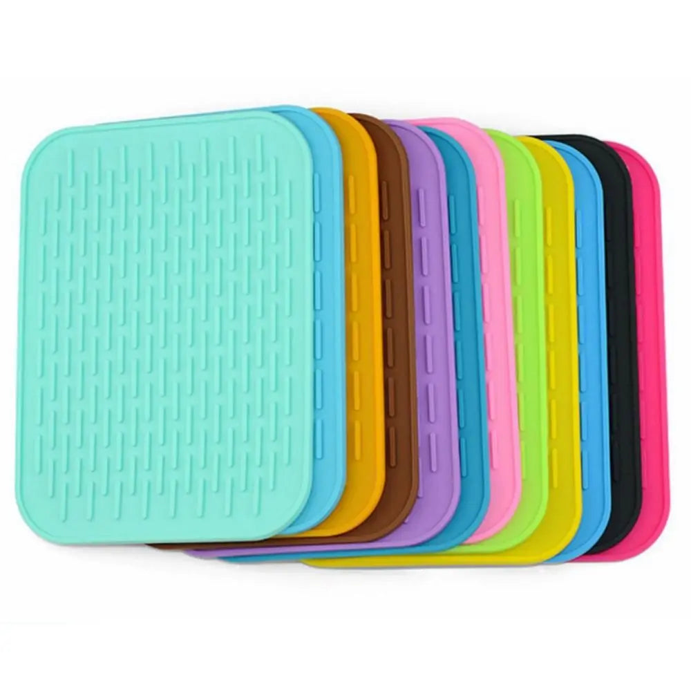 protège plat silicone moderne turquois jaune violet rose vert bleu noir texturé utilitaire cuisine