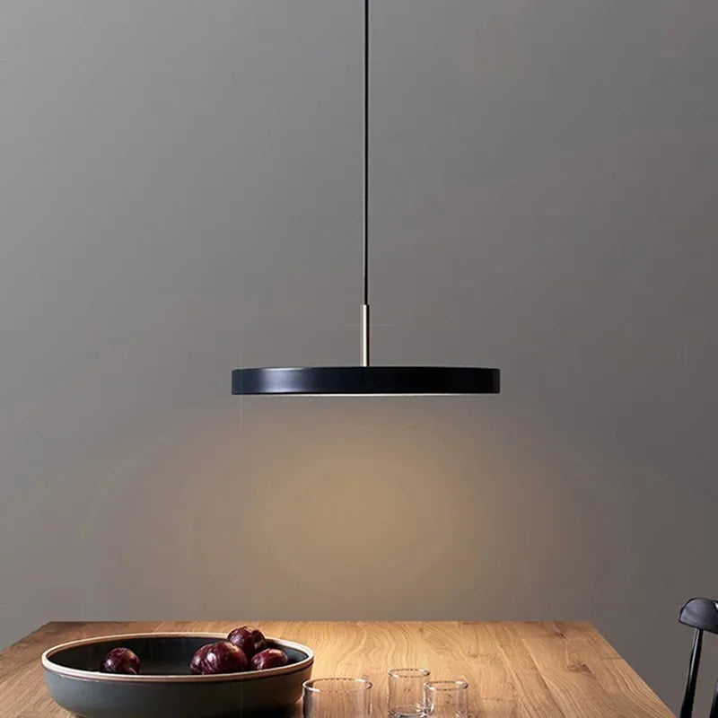 lampe suspension luminaire led moderne métal noir doré minimaliste salon chambre intérieur