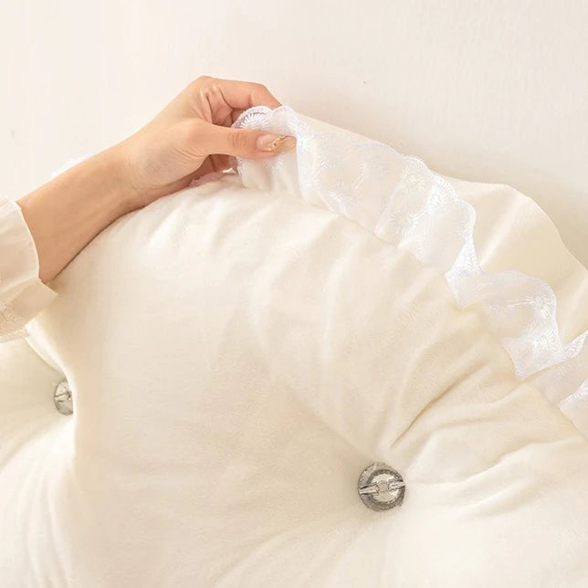 coussin tête lit blanc bleu clair gris capitonné franges adhésif élégant chambre salon confort