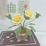 décoration maison bouquet fleurs tricotées artisanale violet jaune bleu roseclair vert