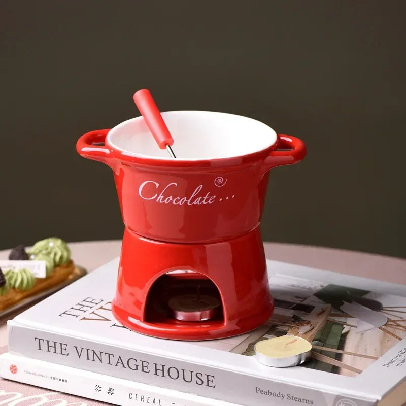 bouilloire chocolat céramique moderne cuillère bois bougie rouge noir blanc