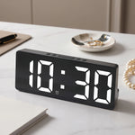 horloge numérique moderne détection vocale affichage température mode nuit led noir geometrique